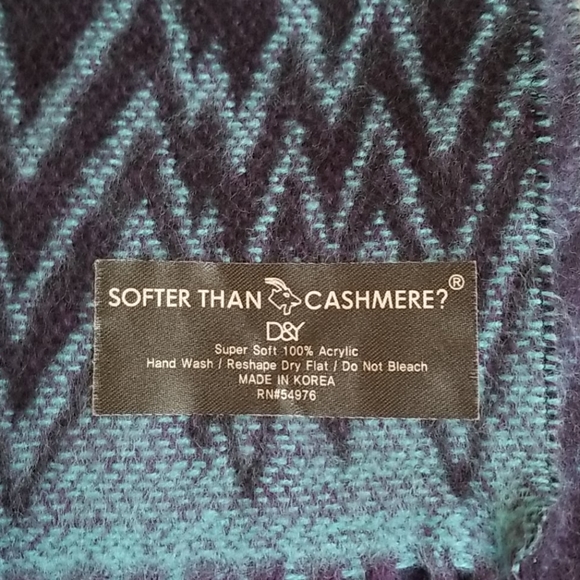 Softer Than Cashmere? D&Y Aztec tribal desig Scarf - Picture 10 of 12